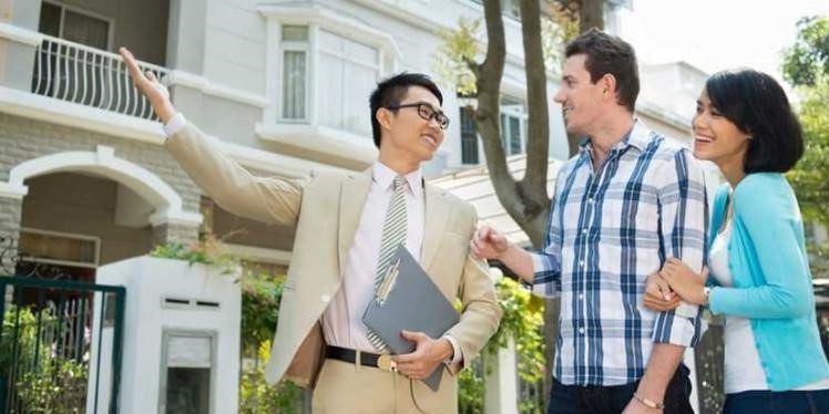 Strategi Sukses Menjadi Agen Properti Profesional